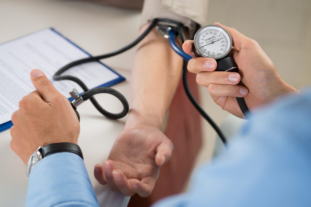 elevated-blood-pressure-can-shorten-life-naturalhealth365