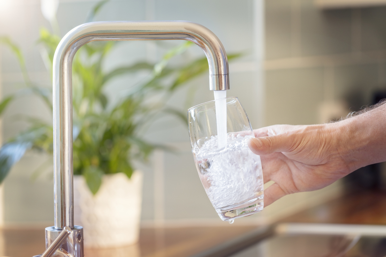 tap-water-chemicals-that-threaten-your-health-naturalhealth365